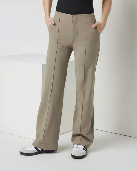Womens Vuori Meta™ Wideleg Pant - Short